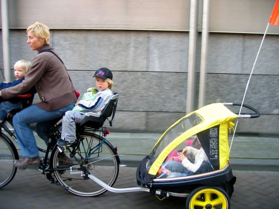 1 歳 自転車 後ろ