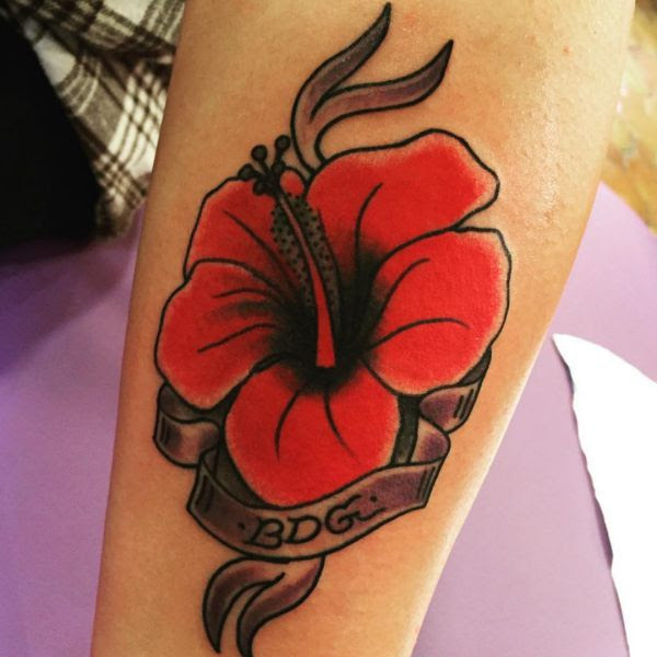 Tatoo vorlage hibiskus kostenlos / 39 motive fur ein tattoo von hibiskus blumen. Hibiskus Tattoo Designs Mit Bedeutungen 15 Ideen