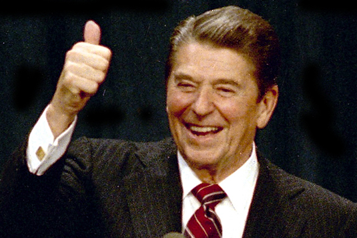 Photo of Ronald Reagan giving the thumbs up.