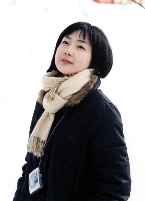 이 〈겨울연가〉는 일본에 수출되며 최지우는 그 유명한 욘사마와 더불어. ìµœì§€ìš° ì „ê²© ê²°í˜¼ ê·¹ë¹„ë¦¬ ì§„í–‰ 007ìž'ì „ ë°©ë¶ˆ