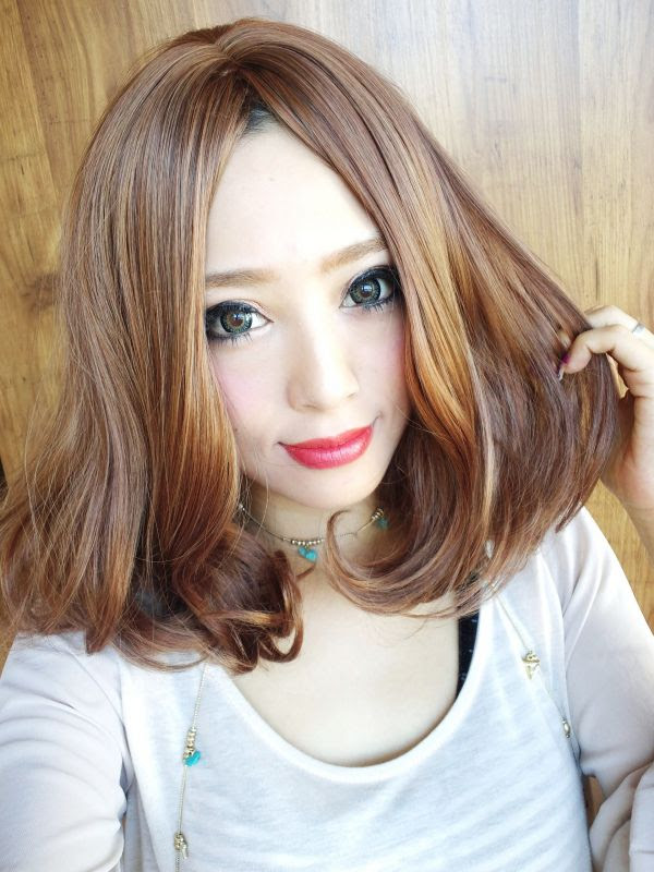 ミディアム センター 分け ベストヘアスタイル