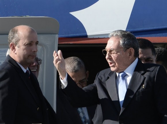 El Presidente de los Consejo de Estado y de Ministros de Cuba, Raúl Castro, llegó a la terminal 2 de Vnukovo, para participar en las celebraciones por el 70 aniversario de la Victoria en la Gran Guerra Patria de 1941-1945. Foto: Russia Today