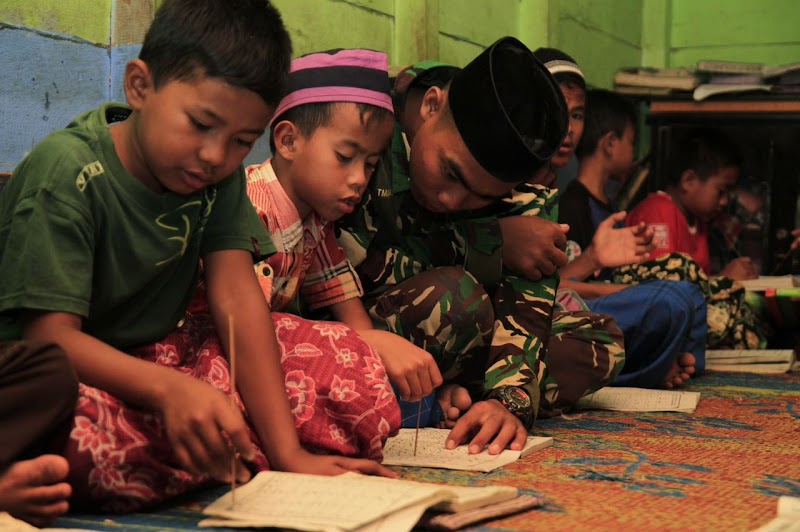 Konsep Top Anak Mengaji, Gelang Tangan