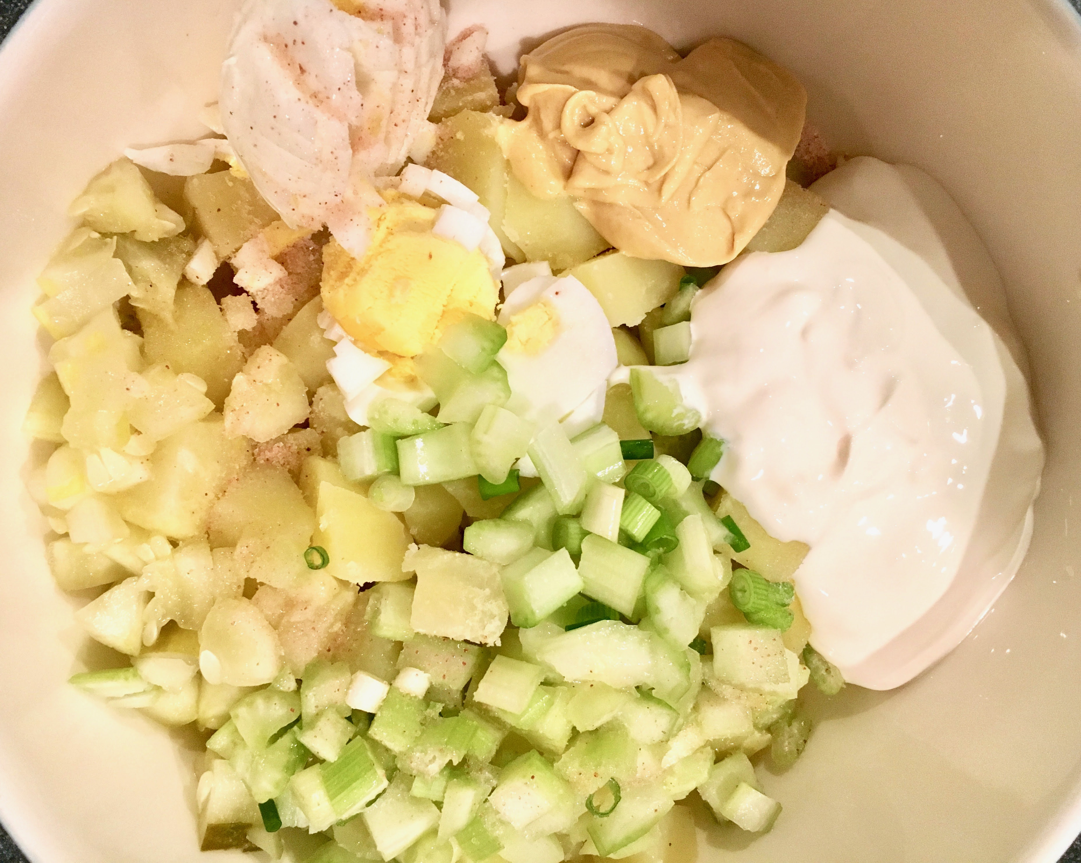 Red skinned potatoes, apple cider vinegar, sugar, freshly ground black pepper and 6 more. Easy No Mayo Potato Salad Recipe Zesty Olive Simple Tasty And Healthy Recipes