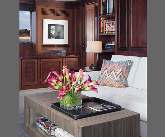 Accessorizing an outdoor coffee table. Coffee Table Accessorizing Elena Arsenoglou Interior Designer Elena Arsenogloy Diakosmhtria