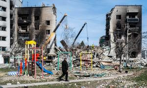 La destrucción de edificios e infraestructuras en Ucrania ha causado daños medioambientales generalizados.