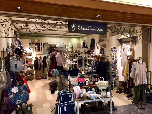 人気のファッショントレンド ユニークthree Four Time 店舗