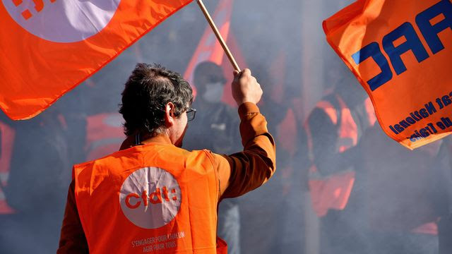 Retraites : tous les syndicats représentatifs de la SNCF appellent à la grève reconductible à partir du 7 mars