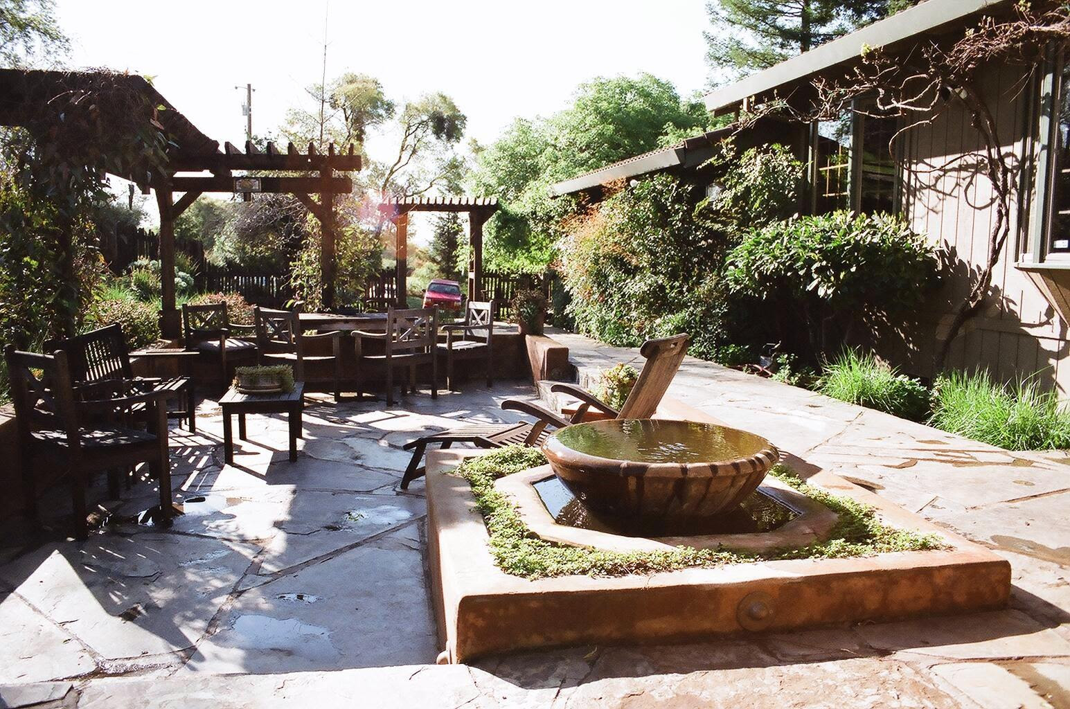 California Backyard Landscaping Ideas Home Interior Design 2016