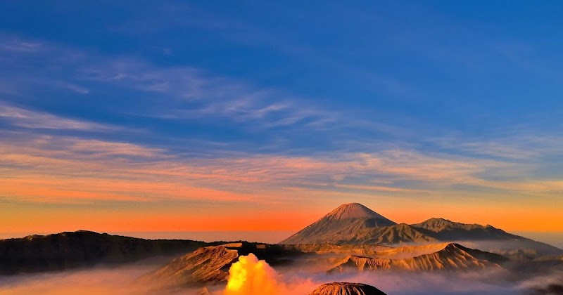 Populer Keindahan Gunung Guntur Di Pagi Hari, Lukisan Pohon