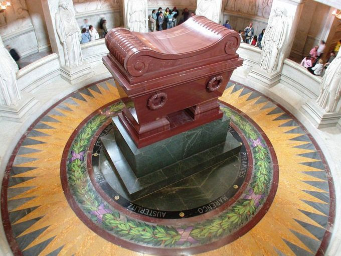 Bên trong lăng mộ của hoàng đế Napoleon