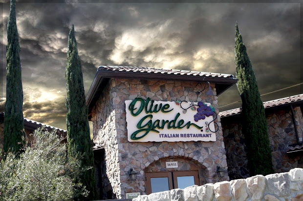 The real Olive Garden scandal: Why greedy hedge funders suddenly care so much about breadsticks