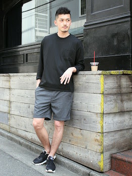 ユニーク黒 長袖 コーデ メンズ 人気のファッションスタイル