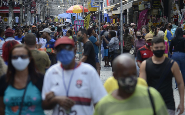 Brasil registra 224 mil novos casos de Covid-19 e bate recorde de contaminações