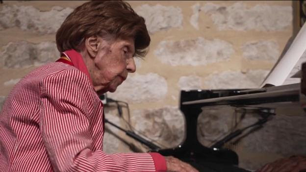 Musique : à 108 ans, Colette Maze joue toujours au piano