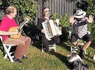 Små grodorna new barnmusiktv ios app! Malmo Par Bricole Theaterns Midsommarvisor Med Corona Instruktion