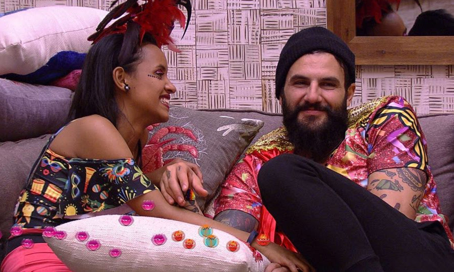 Na gravação, o ex de gleici damasceno aparece todo despido com uma moça, que lhe dá um beijo grego. Ex Bbb Gleici Damasceno Anuncia Fim De Namoro Com Wagner Santiago Radio Mix Fm