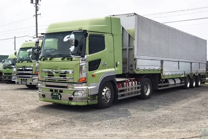 かっこいい 大型 トラック 画像