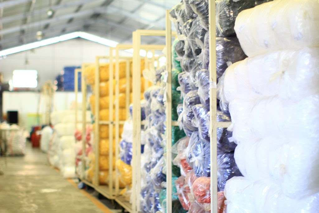 Beroperasi di bidang produksi makanan berbahan baku ikan terutama ikan lele. About Us Sumber Untung Plastik