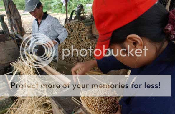 Beginilah Proses  Pembuatan  Sumpit Bambu  angkatigabelas