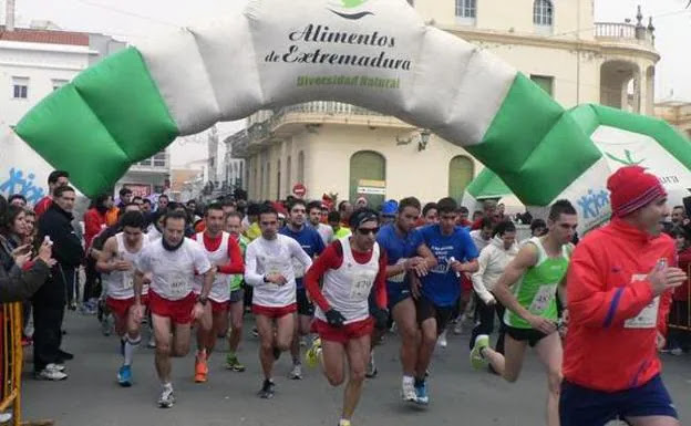 La San Silvestre 'Turronera' llena las calles de Castuera de deporte y diversión