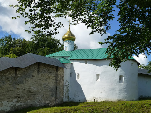 «Псково-Печерский монастырь (P1640010)» — карточка пользователя lidiabusurina в Яндекс.Коллекциях