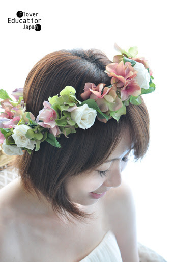 現代の髪型 綺麗な花 かん むり 作り方 生花