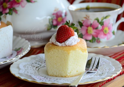 STRAWBERRY HOKKAIDO CHIFFON CUPCAKE.