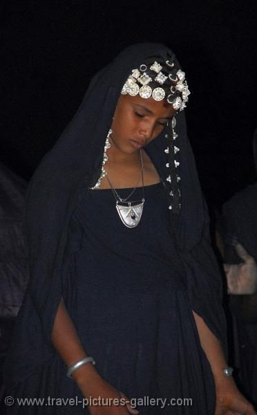 Africa | Tuareg girl. Timbuktu, Mali | ©Willem Proos