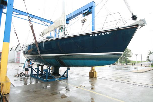 1989 blue water cruising yacht - steel lifting keel jimmy