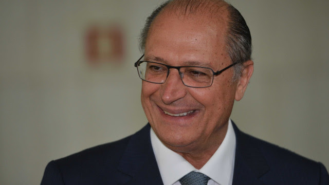 Alckmin: É muito fácil jogar pedra; pior política é a omissão