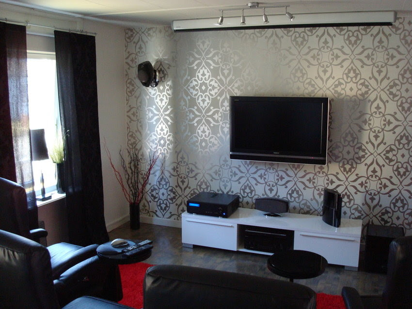 However, a large sofa can be a good addition to the space as long as the rest of the pieces don't overwhelm the room. Living Room Tv Setups