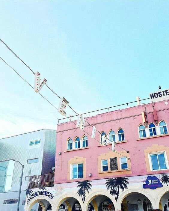 It is famous for its pink beach with coralline sand. Vmin Pink Beach Aesthetic Army S Amino