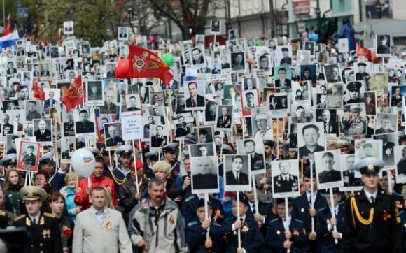 Desfile en la Plaza Roja de Moscú. Foto: Telesur