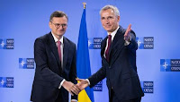 Secretary General welcomes Ukraine’s Foreign Minister to NATO Headquarters