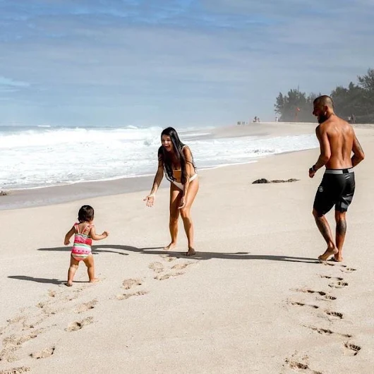 So true waves of blue letâ€™s walk the beach .Iâ€™ll be there baby .U sound awe-sum Dawn. tell me more howâ€™s Our day !!
