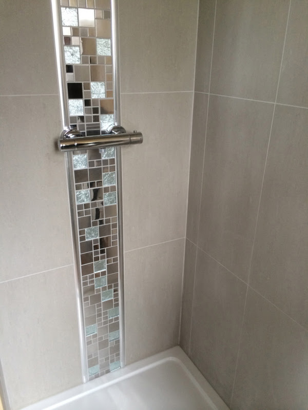 When searching for ensuite ideas to help you decorate, try to create a sense of flow how do you decorate and arrange a small ensuite? Small En Suite Shower Room Uk Bathroom Guru