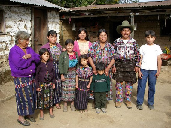 http://www.adorarenespiritu.org/articulo//familia-solola.jpg