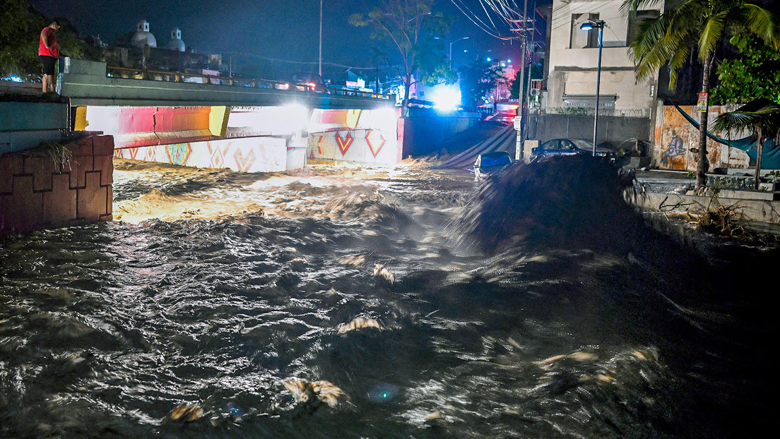 Así fue el impacto del huracán Roslyn en varios estados mexicanos (VIDEOS, FOTOS)