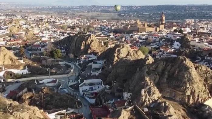 Espagne : en route vers Guadix, la plus grande ville troglodyte d'Europe