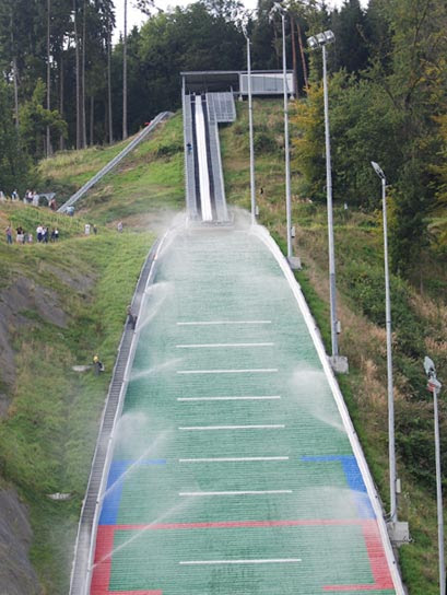 The girls had a good fight, but chiara hölzl was too strong yet again. Ski Jump At Hinzenbach Inaugurated Ski Jumping Hill Archive Skisprungschanzen Com