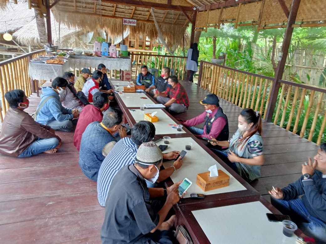 Photo of rumah makan apung kertosari. Kpud Banyuwangi Sosialisasikan Suksesnya Pilkada 2020