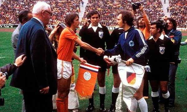 Vista previa de alemania vs holanda para el clasificatorio euro 2020, con noticias del equipo, información de transmisión en vivo, dónde comprar boletos, predicciones de alineación … alemania países bajos el resultado en vivo (y la transmisión de video en vivo en línea) comienza el 6.9.2019. Holanda Vs Alemania Federal La Redo