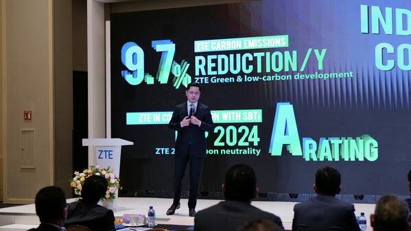 Xiao Ming, President of Overseas, ZTE, gives keynote speech on the Broadband User Congress