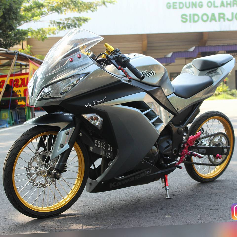 56 Gambar Modifikasi Motor Cbr 150 Ban Cacing Pelekmodif