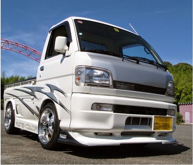 Concept Modifikasi Mobil  Pick Up Suzuki Futura  Warna Putih 