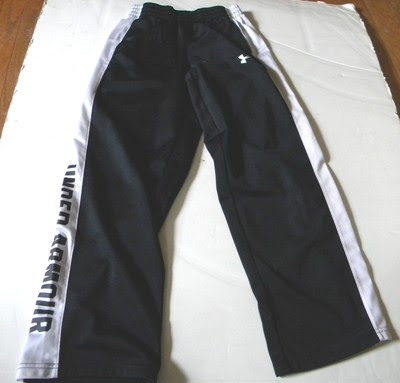 Bargain UNDER ARMOUR LOOSE FIT PANTS BLACK  WHITE BOYS SIZE YOUTH MEDIUMJM  285