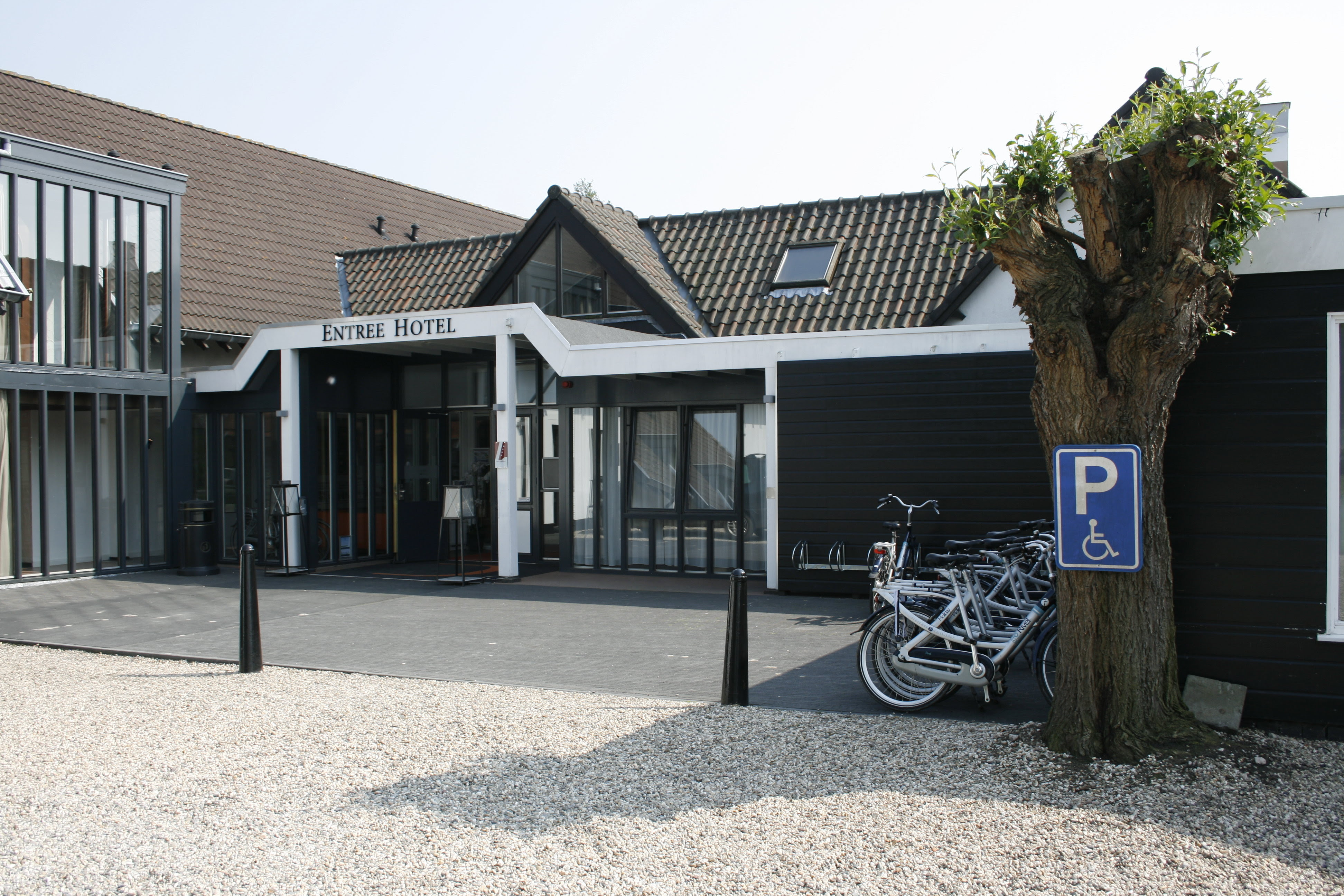 There is a garden with a barbecue at this property and guests can go hiking and fishing nearby. Fletcher Hotel De Witte Brug Lekkerkerk Netherlands Hotels Tourist Class Hotels In Lekkerkerk Gds Reservation Codes Travelage West