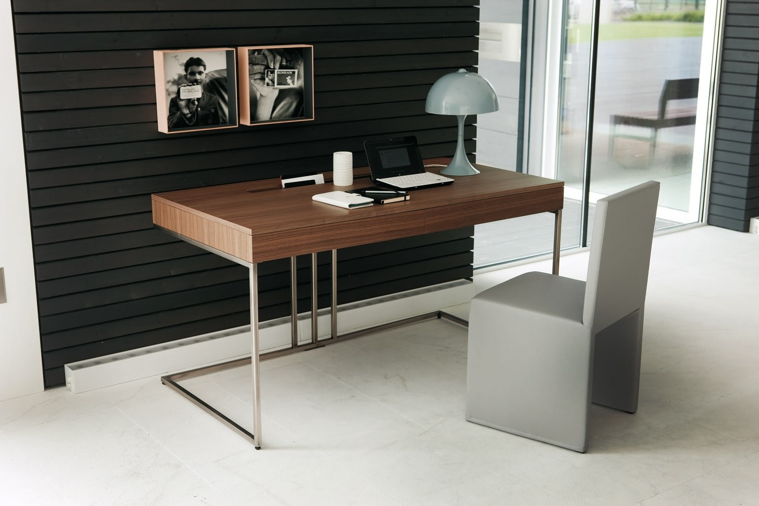 A home office should perfectly accommodate your work preferences, your style preferences, your seating preferences, and all your other fantastically unique partialities. 30 Inspirational Home Office Desks