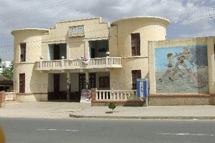 Jadi tidak perlu pergi malam mingguan ke layarlebar , cukup sediakan popcorn dan minuman hangat atau kopi. Keren Eritrea May 31 2008